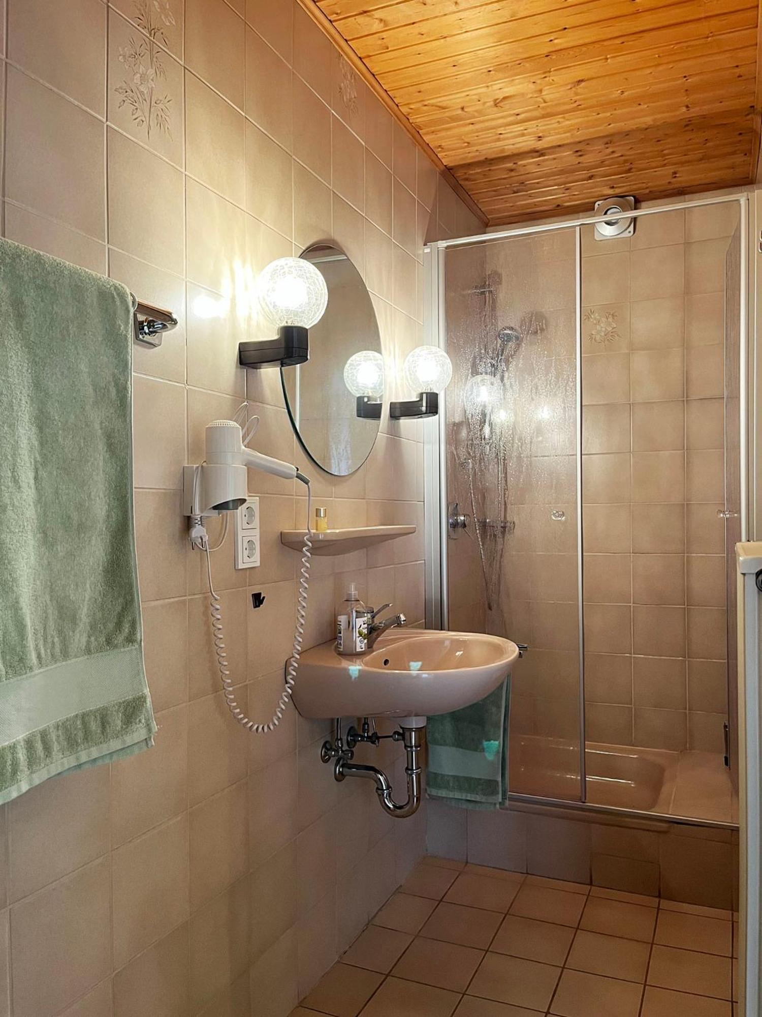 Pension 1595 Im Weingut Botzet Maring-Noviand Екстериор снимка